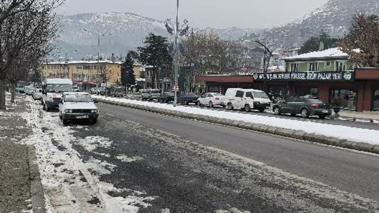 Artvin Ardanuç Aksu Yaylası'nda çığ: Ekipler bölgede inceleme yapıyor