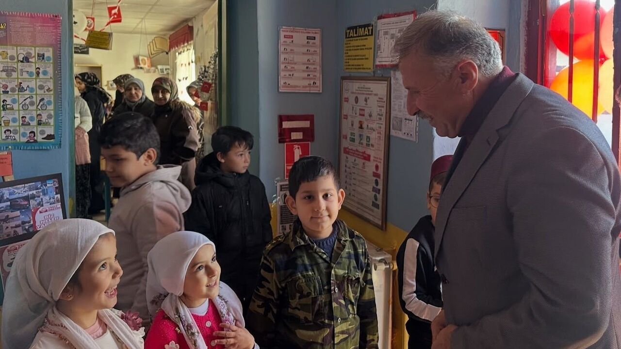 Aslanapa Adaköy İlkokulu’nda Tutum, Yatırım ve Türk Malları Haftası etkinliği