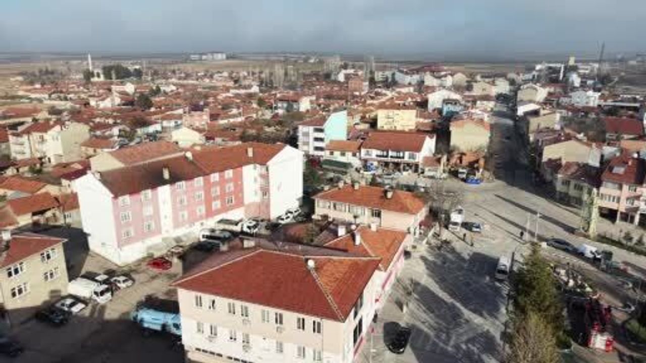 Aslanapa doğal gaza kavuştu: 304 hane aktif kullanıyor