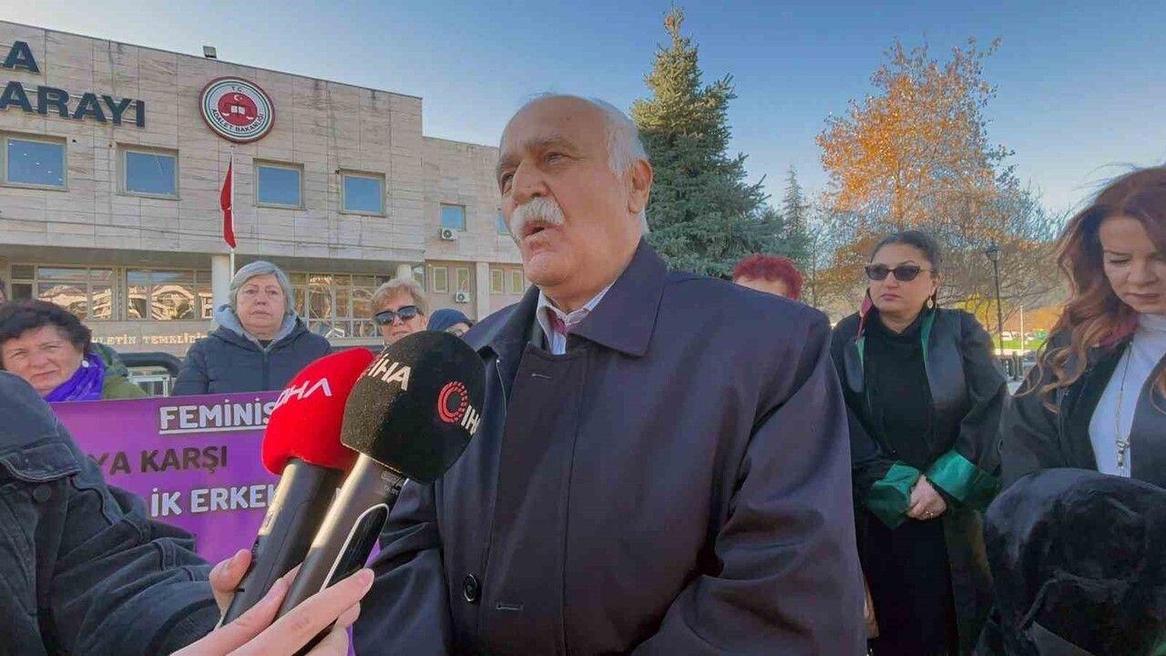 Aslı Baş davasında silinen mesajların incelenmesi için cep telefonu İstanbul’a gönderildi; duruşma 4 Haziran 2026'ya ertelendi