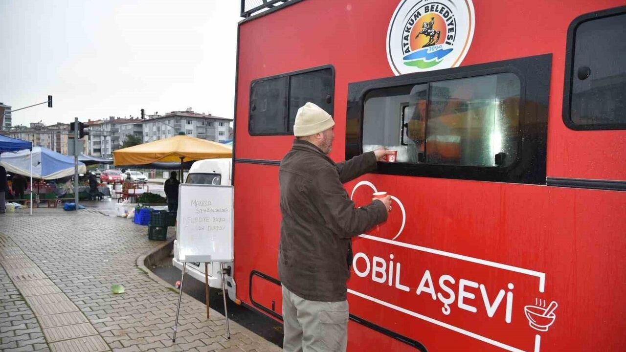 Atakum Belediyesi, Gülşah Durbay anısına mobil aşeviyle çorba dağıttı