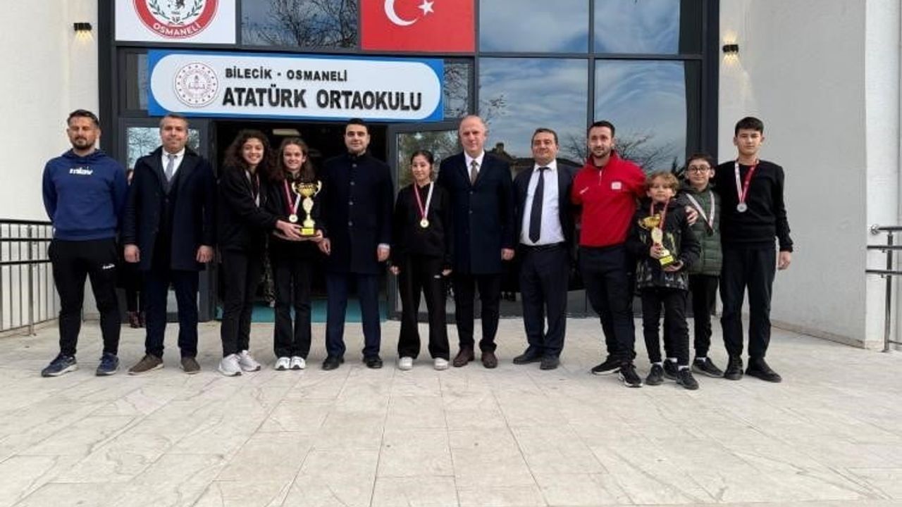 Atatürk Ortaokulu, Bilecik okul sporlarında masa tenisinde il dereceleri elde etti