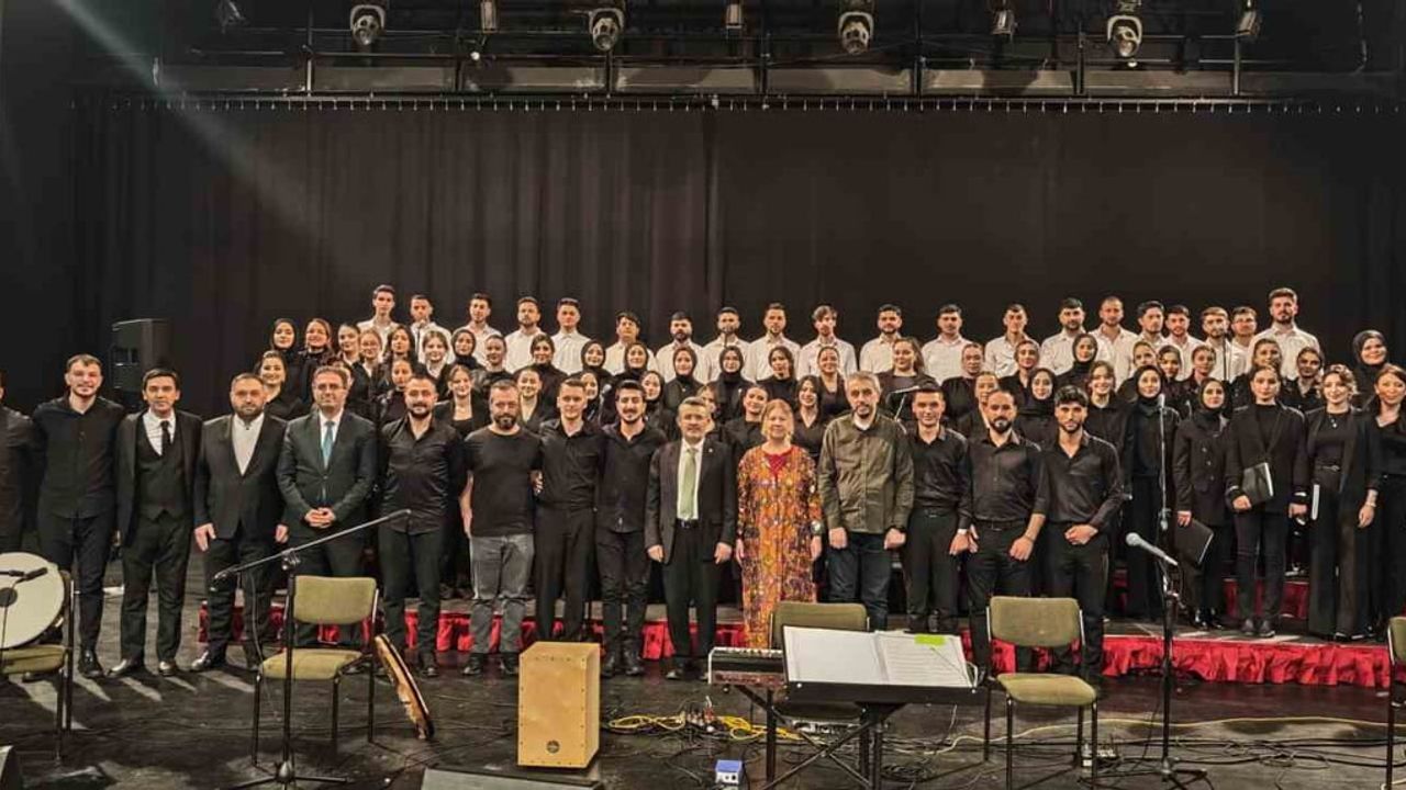 Atatürk Üniversitesi Konservatuvarı'ndan çok sesli ilahi ve tasavvuf musikisi konseri