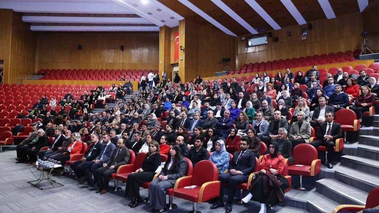 Atatürk Üniversitesi'nde Bilimsel Teşvik Töreni: Başarılı Akademisyenlere Ödüller Verildi