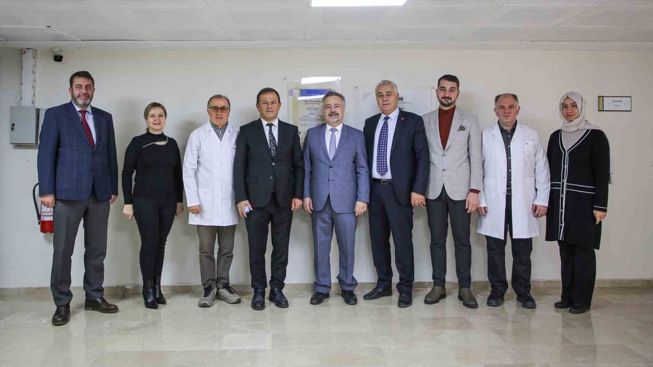 Atatürk Üniversitesi TÜBİTAK 3501 ile üç projede destek aldı: C. abortus aşı adayından Gemlik zeytin omiklerine ve ortodontik psikolojik desteğe kadar çalışmalar