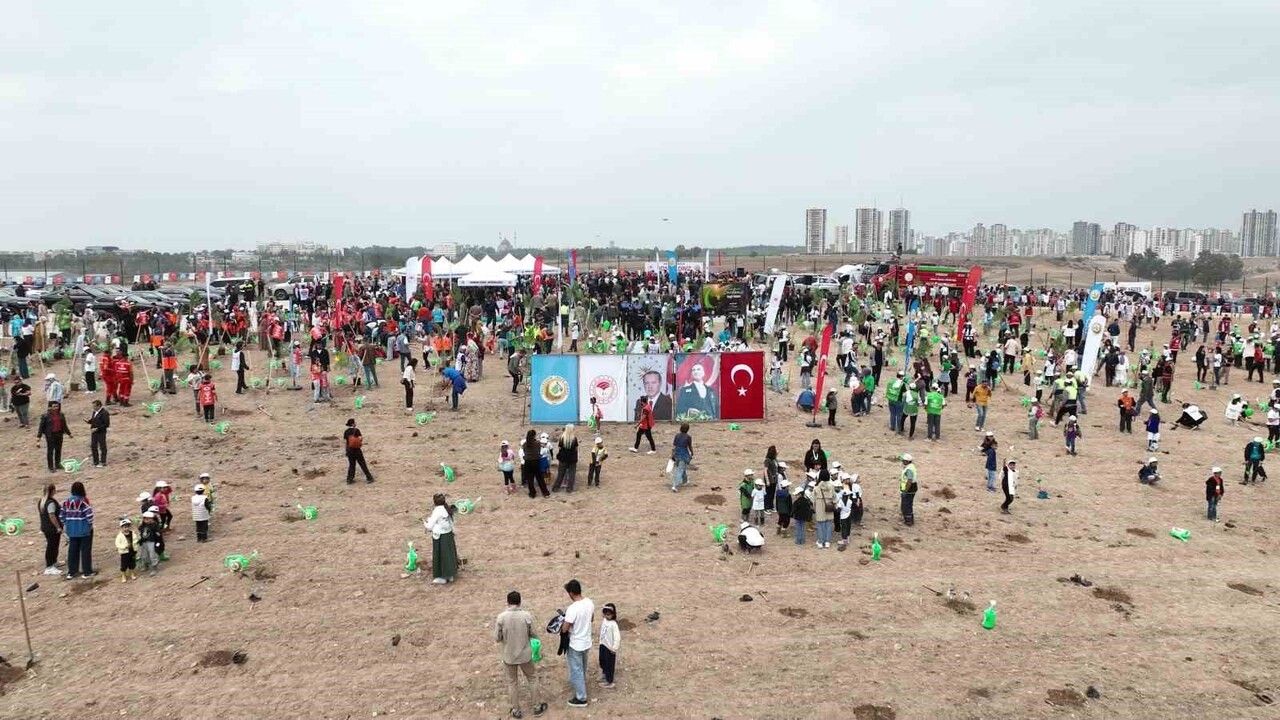 ATÜ, Yeşil Kampüs Hedefiyle 22.500 Fidan: Toprak Analizine Dayalı Suya Dayanıklı Türler Tercih Ediliyor