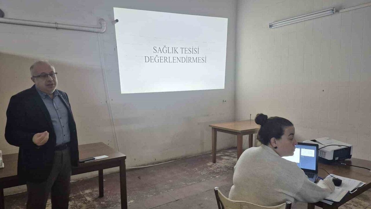 Aydın Atatürk Devlet Hastanesi'nde Hizmet Süreçleri ve Kalite Değerlendirme Toplantısı