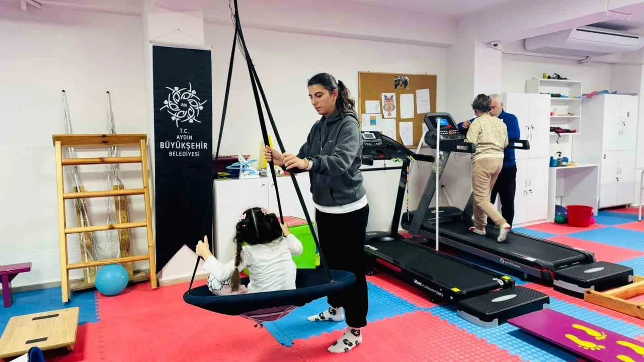 Aydın Büyükşehir Belediyesi Otizm Destek Merkezleri: Ergoterapiyle Günlük Yaşam ve Sosyal Katılımı Destekliyor