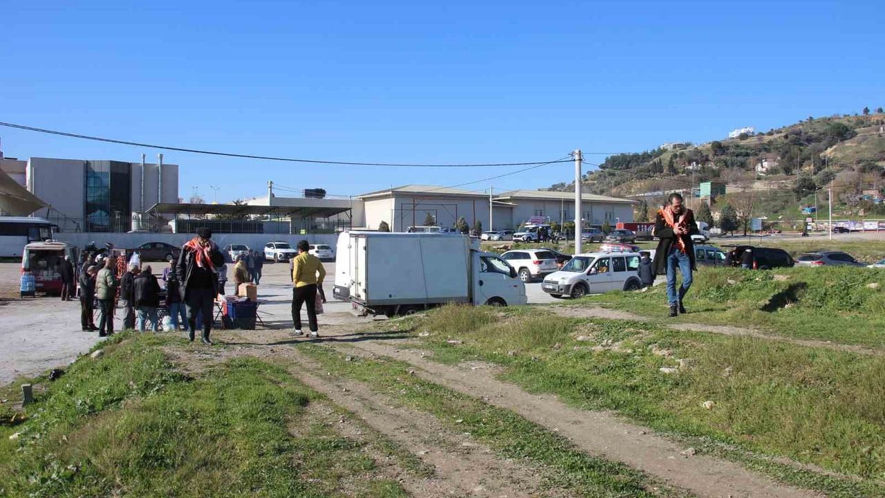 Aydın'da ertelenen deve güreşleri için deveciler toplandı — Belirsizlik sürüyor