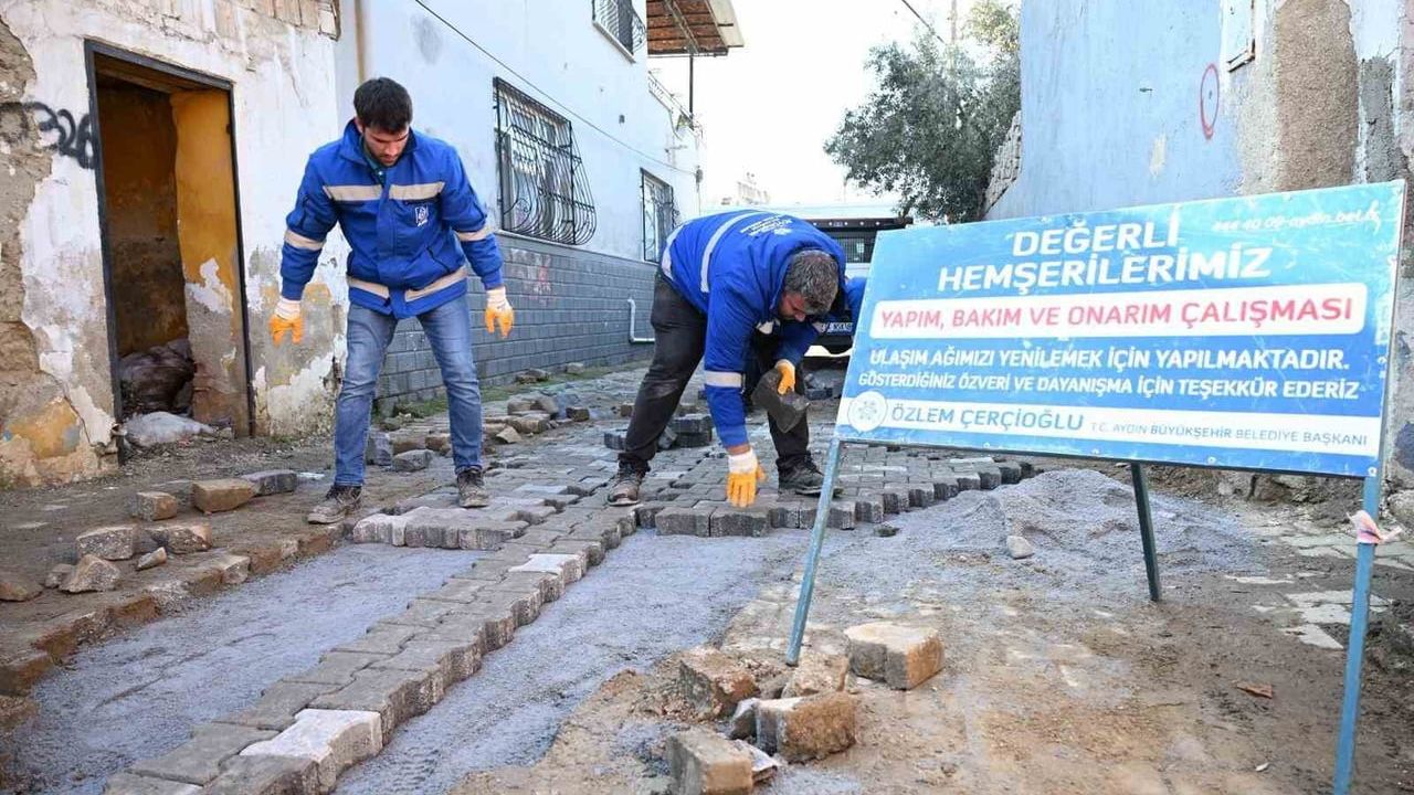 Aydın'da ulaşım altyapısı güçlendiriliyor: Büyükşehir 17 ilçede eş zamanlı çalışmalar başlattı