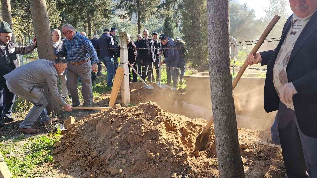 Aydın’da yarım asır ezanıyla anılan Hafız Güngör hayatını kaybetti
