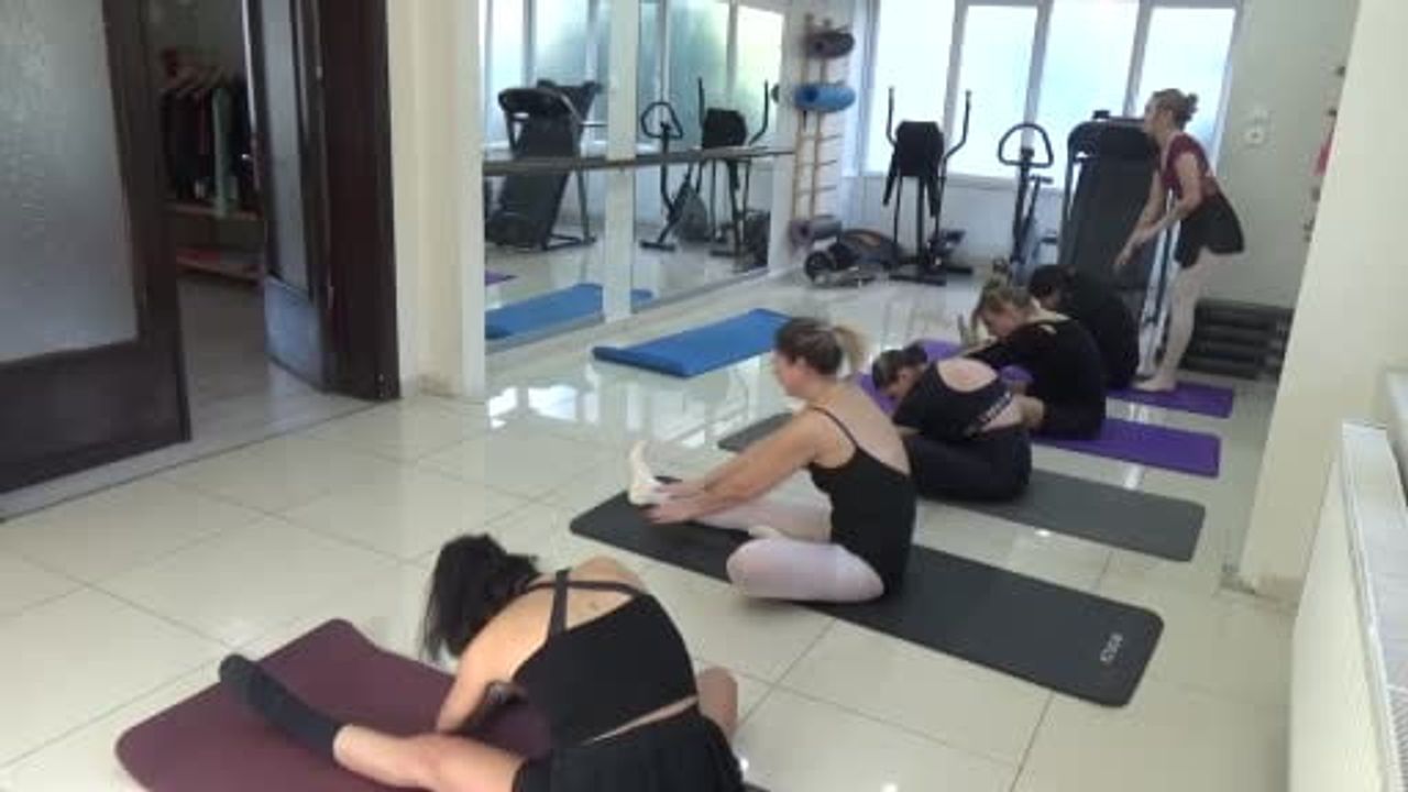 Aydın Efeler’de iki kadın geç yaşta bale tutkusunu hayata geçirdi