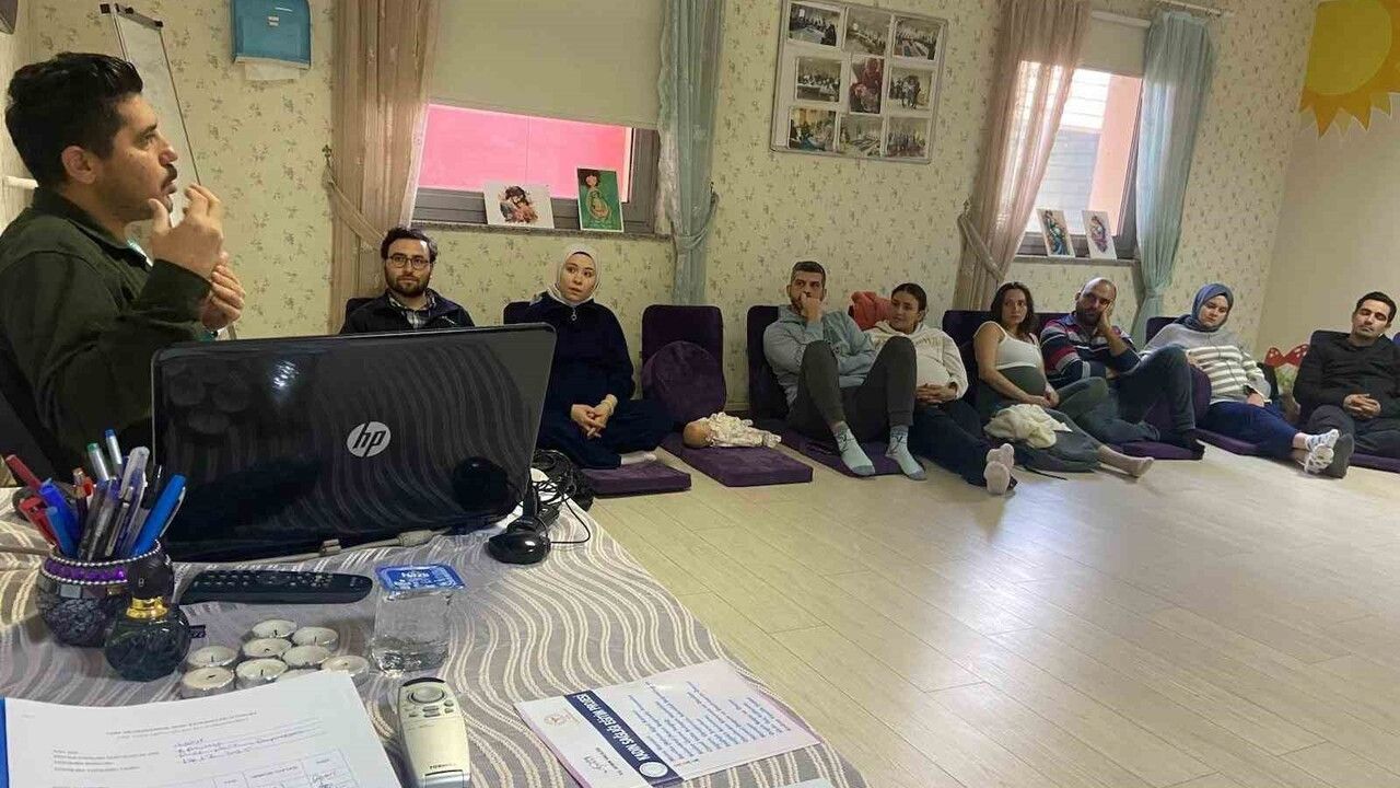 Aydın Kadın Doğum ve Çocuk Hastalıkları Hastanesi'nde Gebe Okulu katılım belgeleri verildi