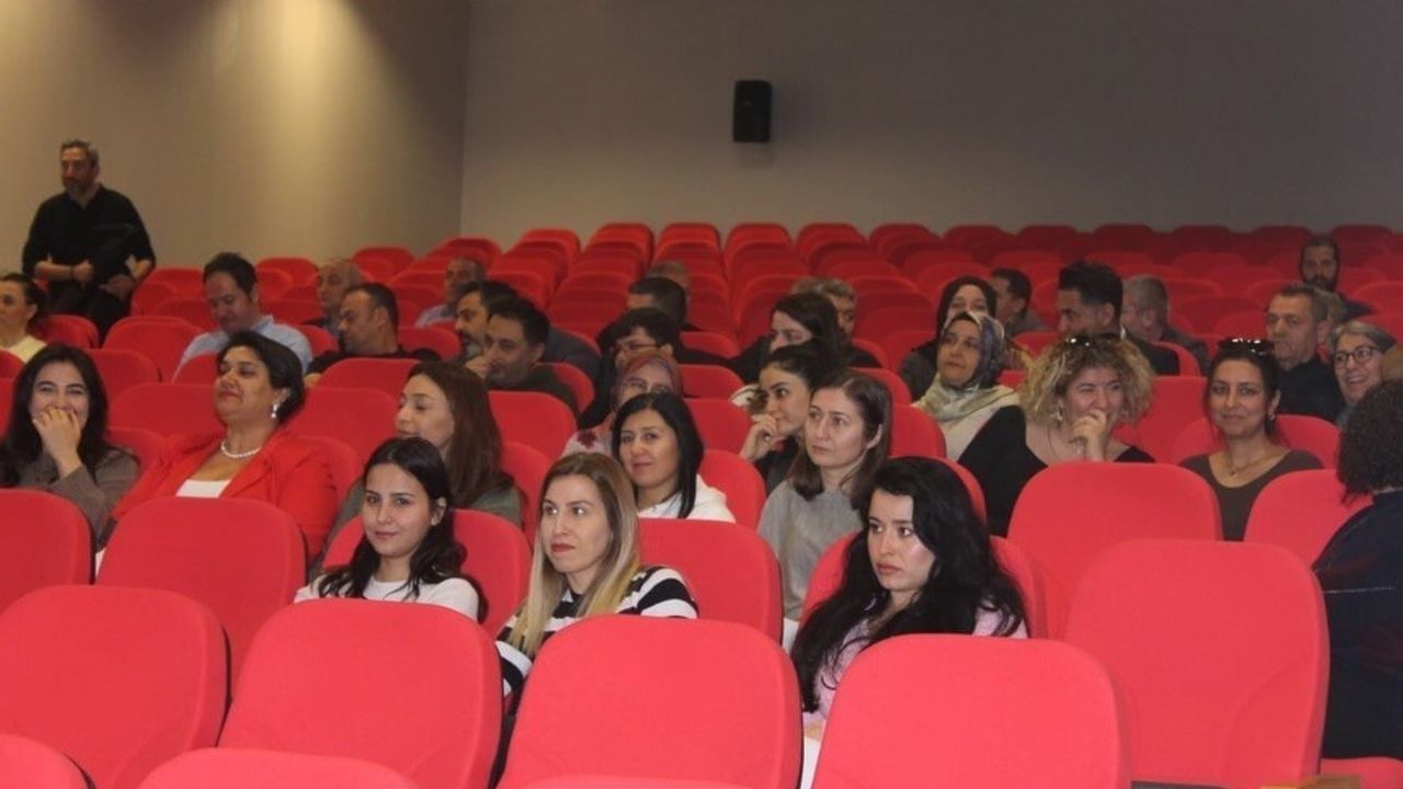 Aydın SGK İl Müdürlüğü personeline kadına yönelik şiddetle mücadele semineri
