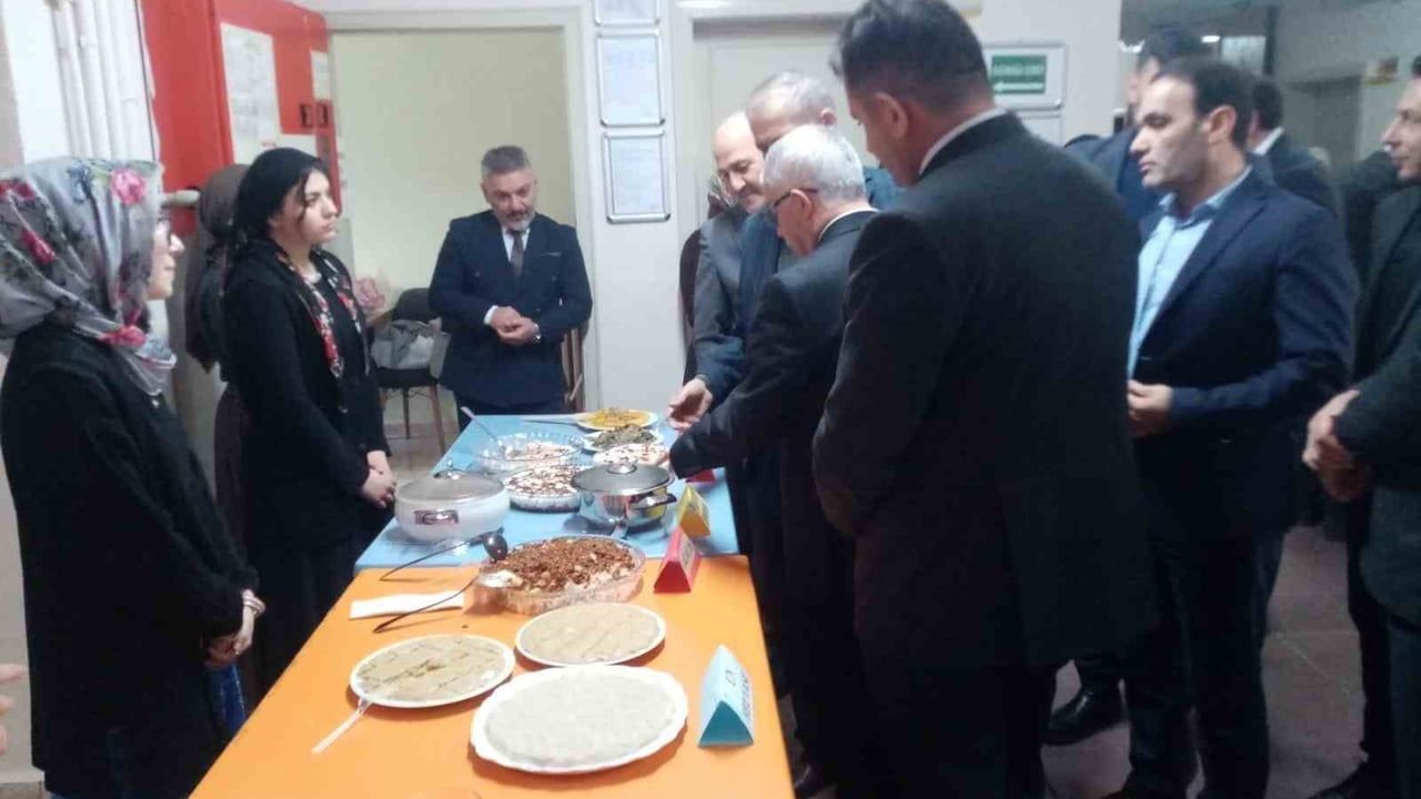 Aydıntepe'de Öğrenciler Bayburt'un Yöresel Lezzetlerini Tanıttı