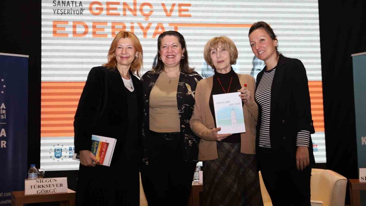 Ayşe Kulin 'Genç ve Edebiyat' Söyleşisinde Gençlerle Buluştu