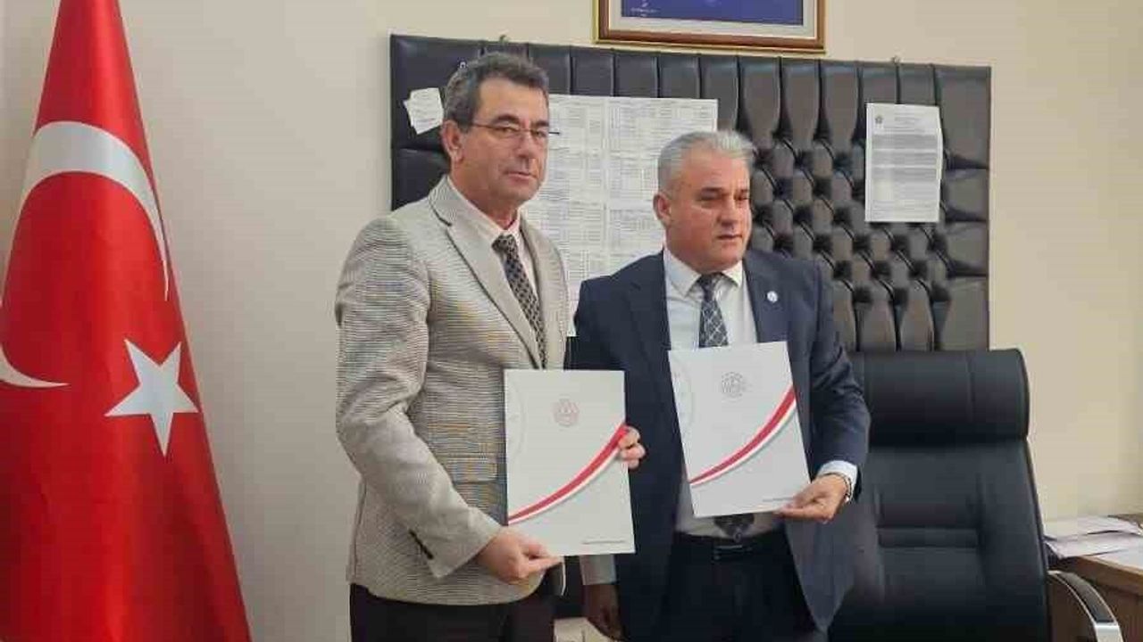Ayvalık Meslek Yüksekokulu ile Ayvalık Anadolu Lisesi arasında eğitim iş birliği protokolü