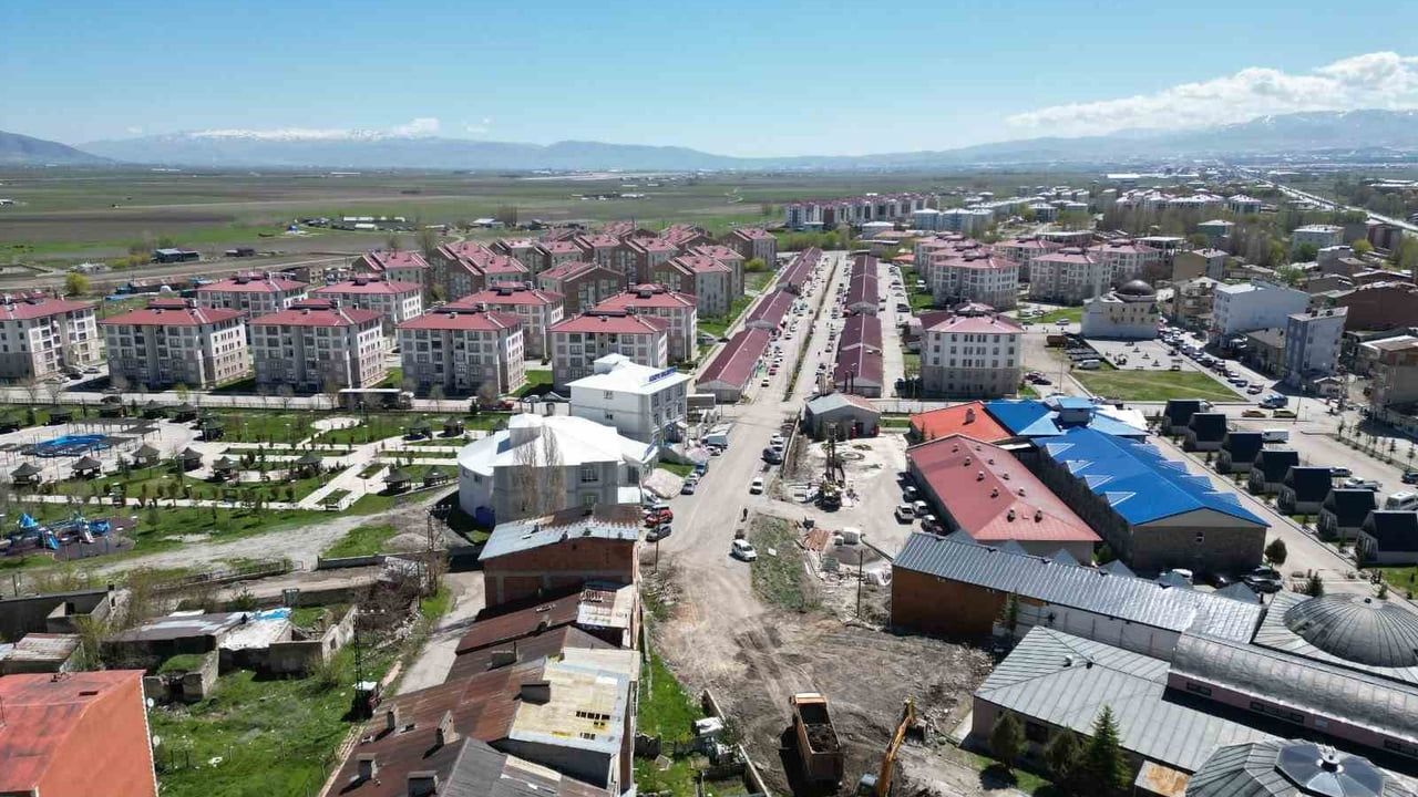 Aziziye 2025'i yatırımlarla tamamladı: Asfalt plenti, termal sağlık merkezi ve kentsel dönüşüm öne çıktı