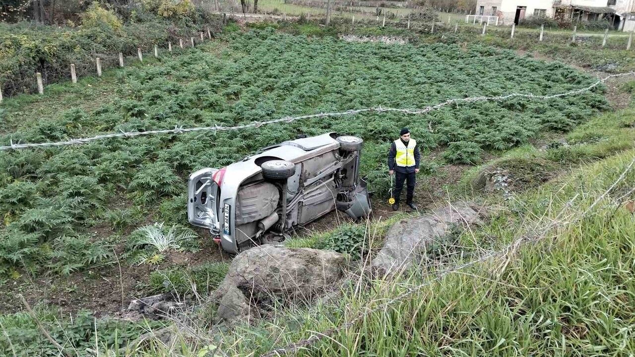Bafra’da otomobil tarlaya uçtu: Sürücü yara almadan kurtuldu