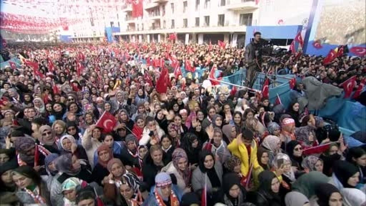 Bahçeli: 'Günümüzün Süleyman'ı Erdoğan, 'Günümüzün Sinan'ı Murat Kurum'