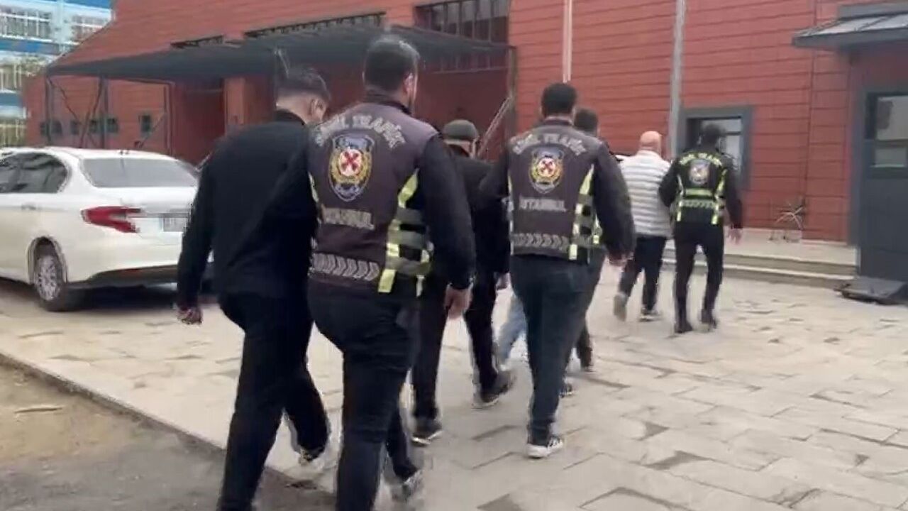 Bahçelievler'de düğün konvoyunda trafik güvenliğini tehlikeye düşürenlere 15 bin 888 TL ceza