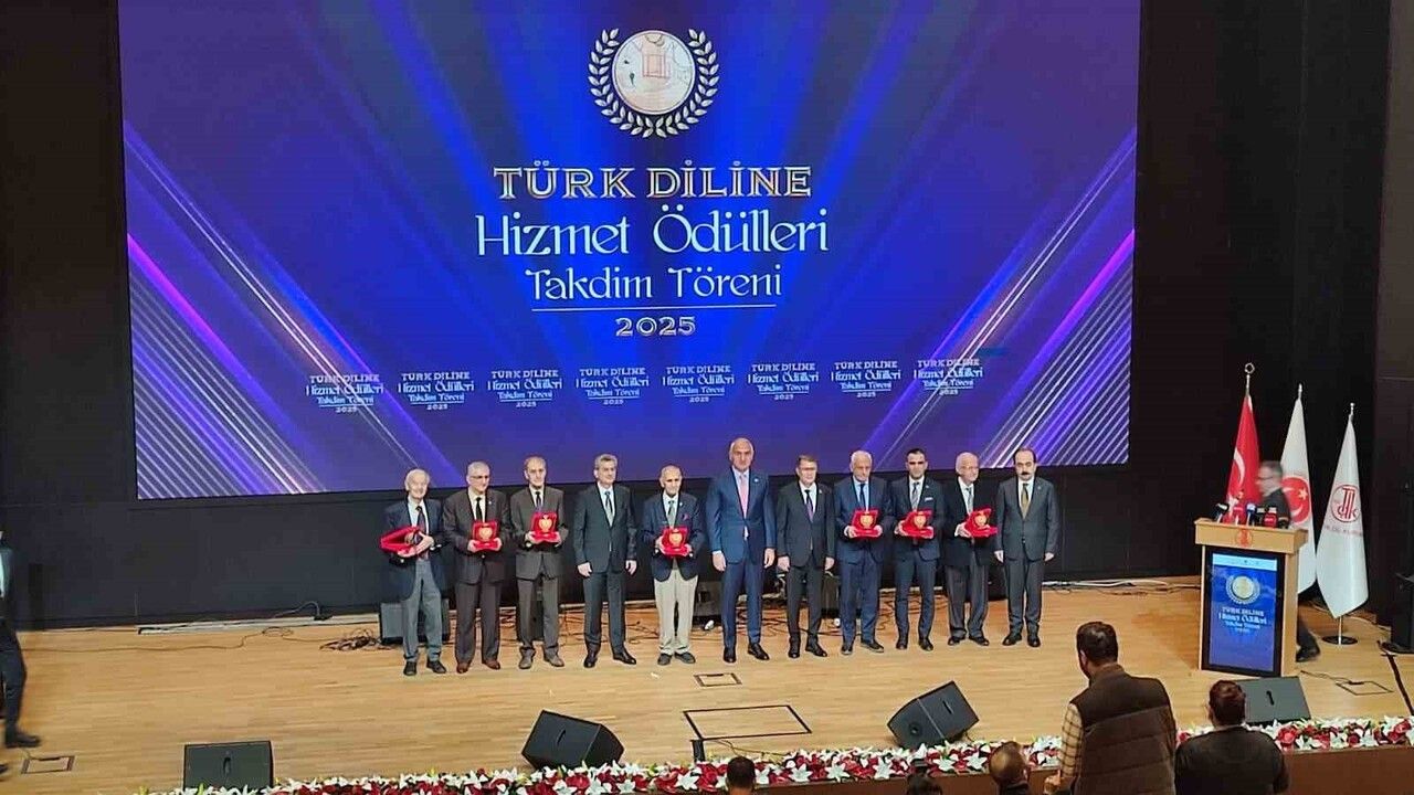 Bakan Ersoy: Dil milletin hafızası, vicdanı ve yüreğidir — 2025 Türk Diline Hizmet Ödülleri