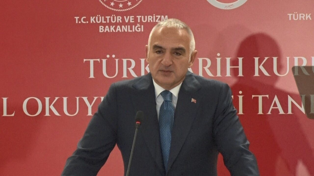 Bakan Ersoy: 'Genel Okuyucu Dizisi' ile 100 kitaplık proje gençlerin tarih algısını değiştirecek