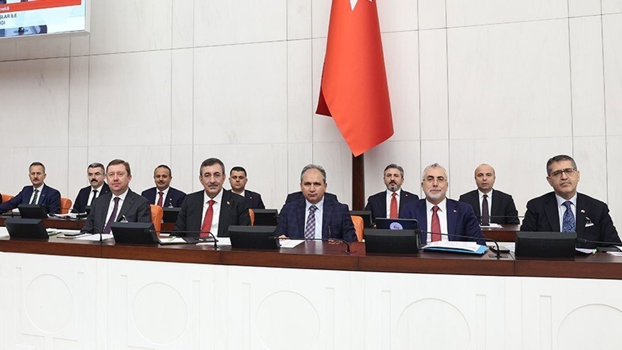 Bakan Işıkhan: 2026 asgari ücreti enflasyona karşı korunacak, istihdam ve makro dengeler gözetilecek