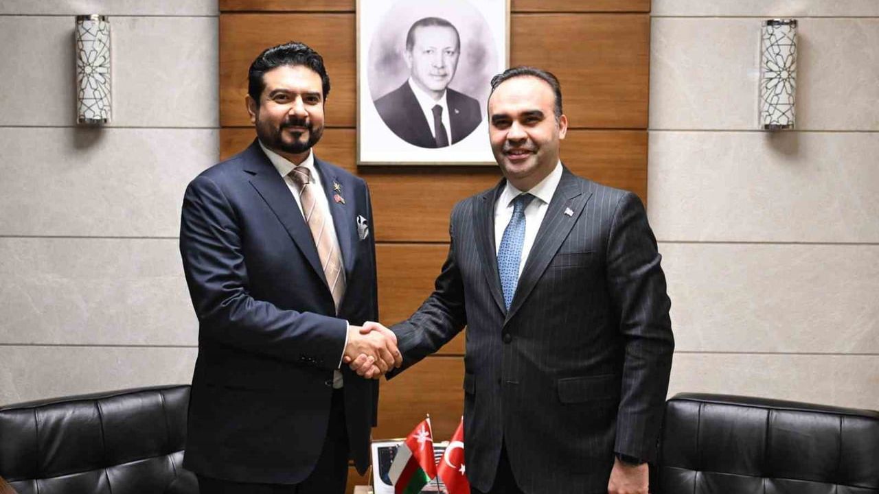 Bakan Kacır, Umman Ticaret, Sanayi ve Yatırım Teşvik Bakanı Qais Mohammed Al Yousef ile Bakanlıkta Görüştü