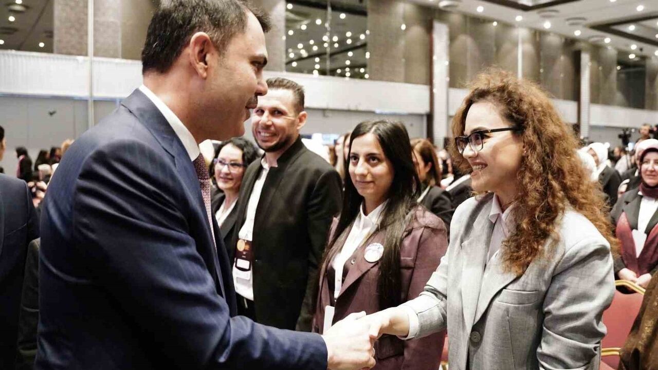 Bakan Kurum: 45 Türk Müteahhit 'En Büyük 250' Listesinde — Türkiye Dünya 2'ncisi