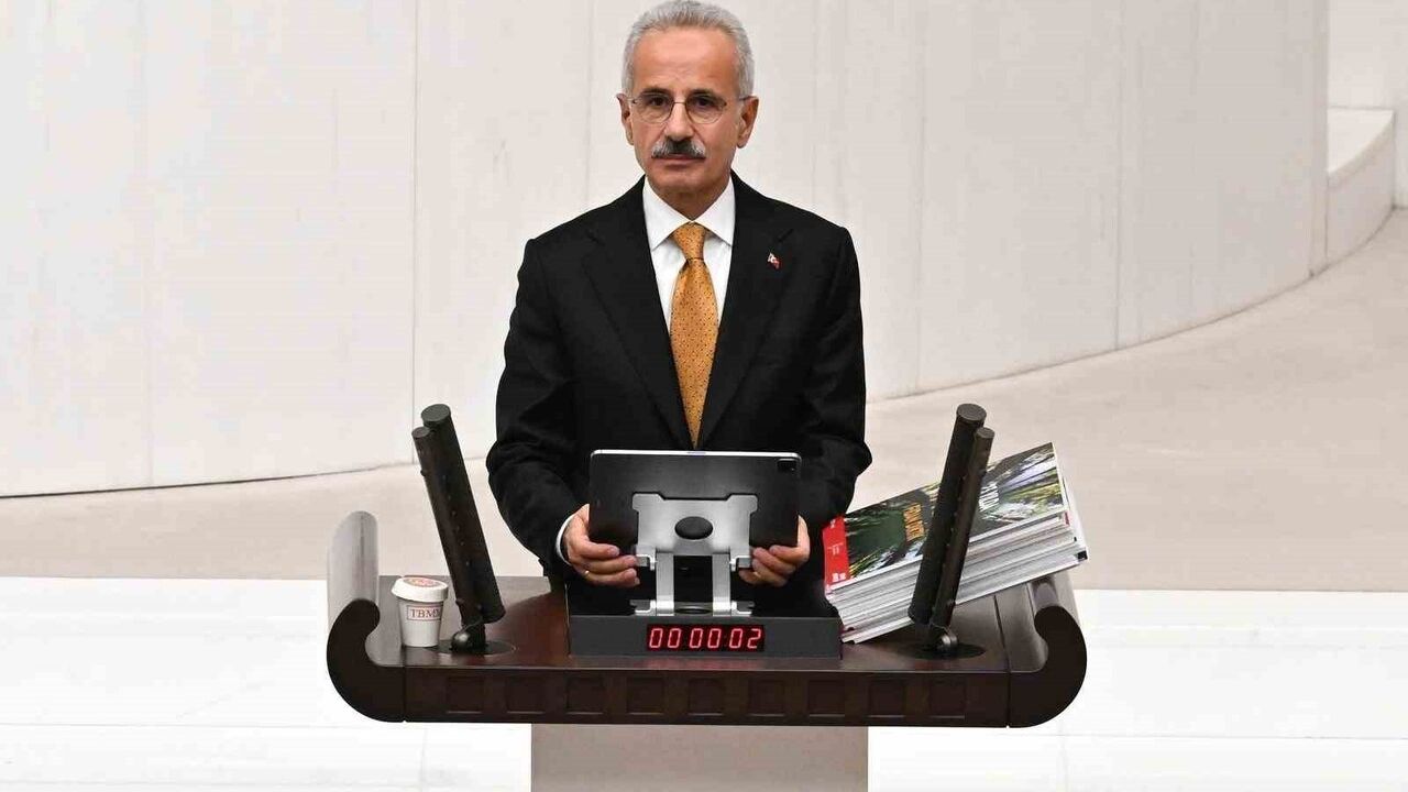 Bakan Uraloğlu: Esenboğa Havalimanı Metro Hattı yapımına 2026'da başlanması hedefleniyor