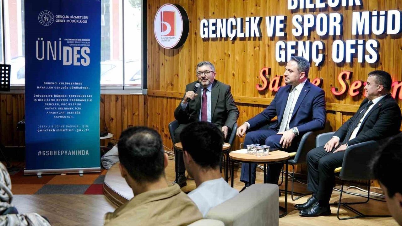 Bakan Yardımcısı Eminoğlu, ÜNİDES Kapsamında Bilecik Şeyh Edebali Üniversitesi Öğrencileriyle Buluştu