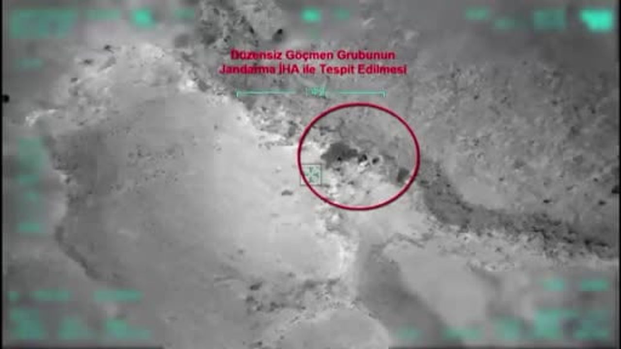 Bakan Yerlikaya: Jandarma operasyonlarında 156 göçmen kaçakçılığı organizatörü yakalandı, 112 tutuklandı