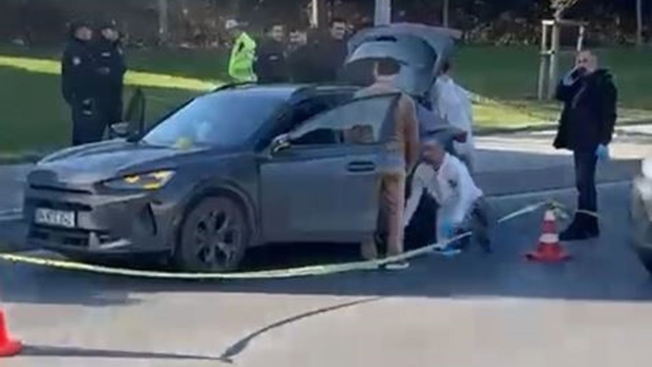 Bakırköy Yeşilköy'de seyir halindeki araca silahlı saldırı: sürücü hayatını kaybetti