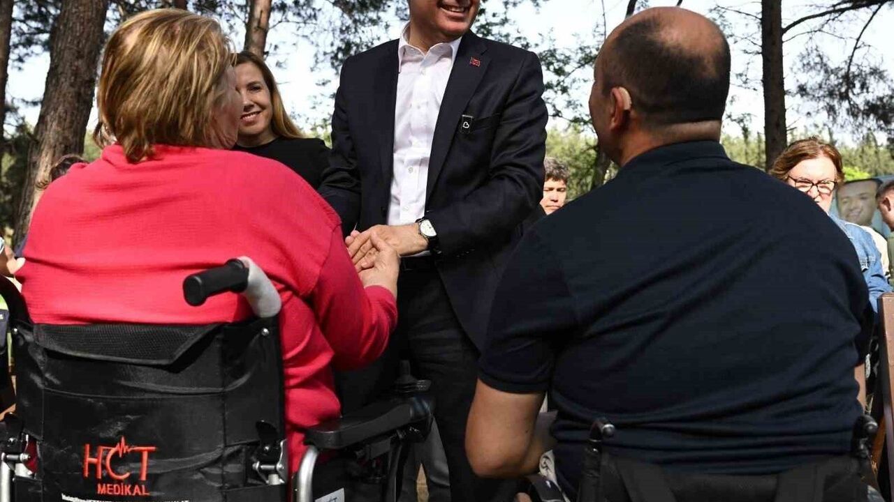 Balıkesir Büyükşehir'den dar gelirli özel bireylere 5 bin TL nakdi destek