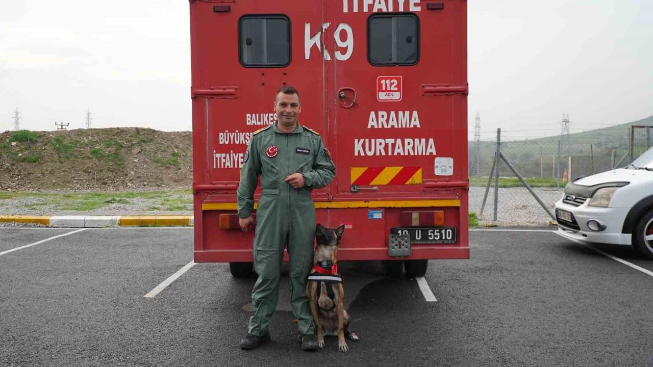 Balıkesir İtfaiyesi, barınaktan sahiplenen K9 köpeği İda ile güçlendi