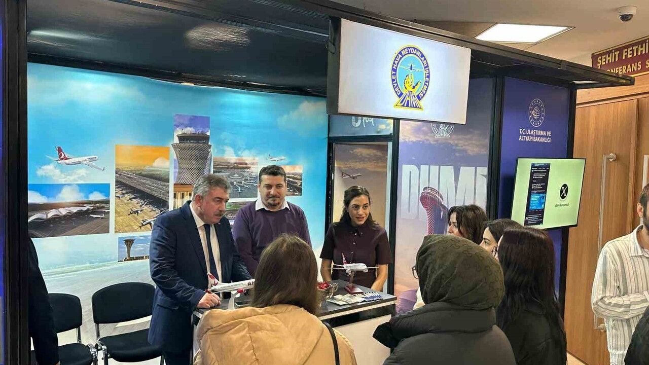 Balıkesir Üniversitesi'ndeki UFEST'te DHMİ Standı Öğrencilerden Yoğun İlgi Gördü