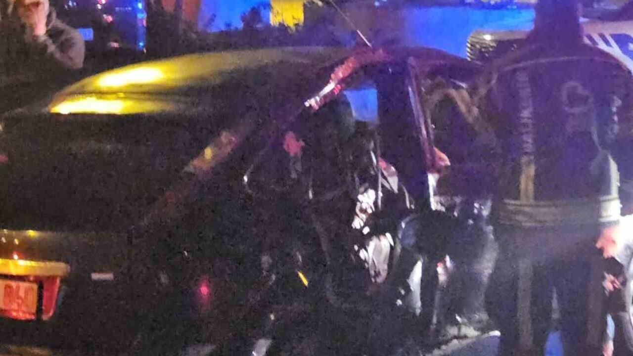 Bandırma'da tek taraflı trafik kazası: 5 çocuk yaralandı, sürücü 16 yaşında