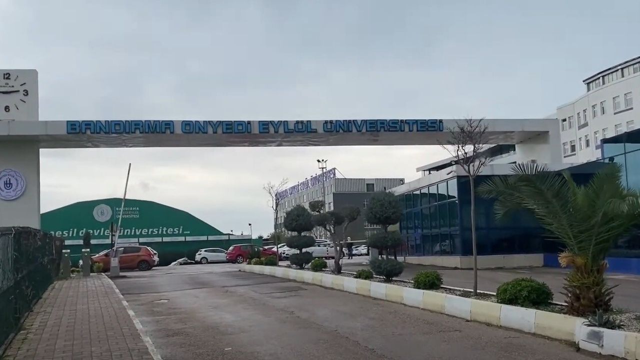 Bandırma Onyedi Eylül Üniversitesi'nde belediyenin sabah çorbası dağıtımı durduruldu