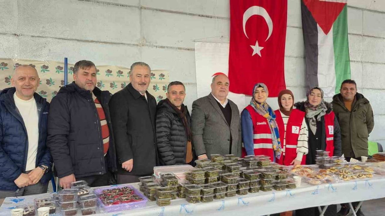 Bartın’da Kızılay etkinliği: Ev hanımlarının ürünleri Suriye ve Filistinlilere destek için satışa çıktı