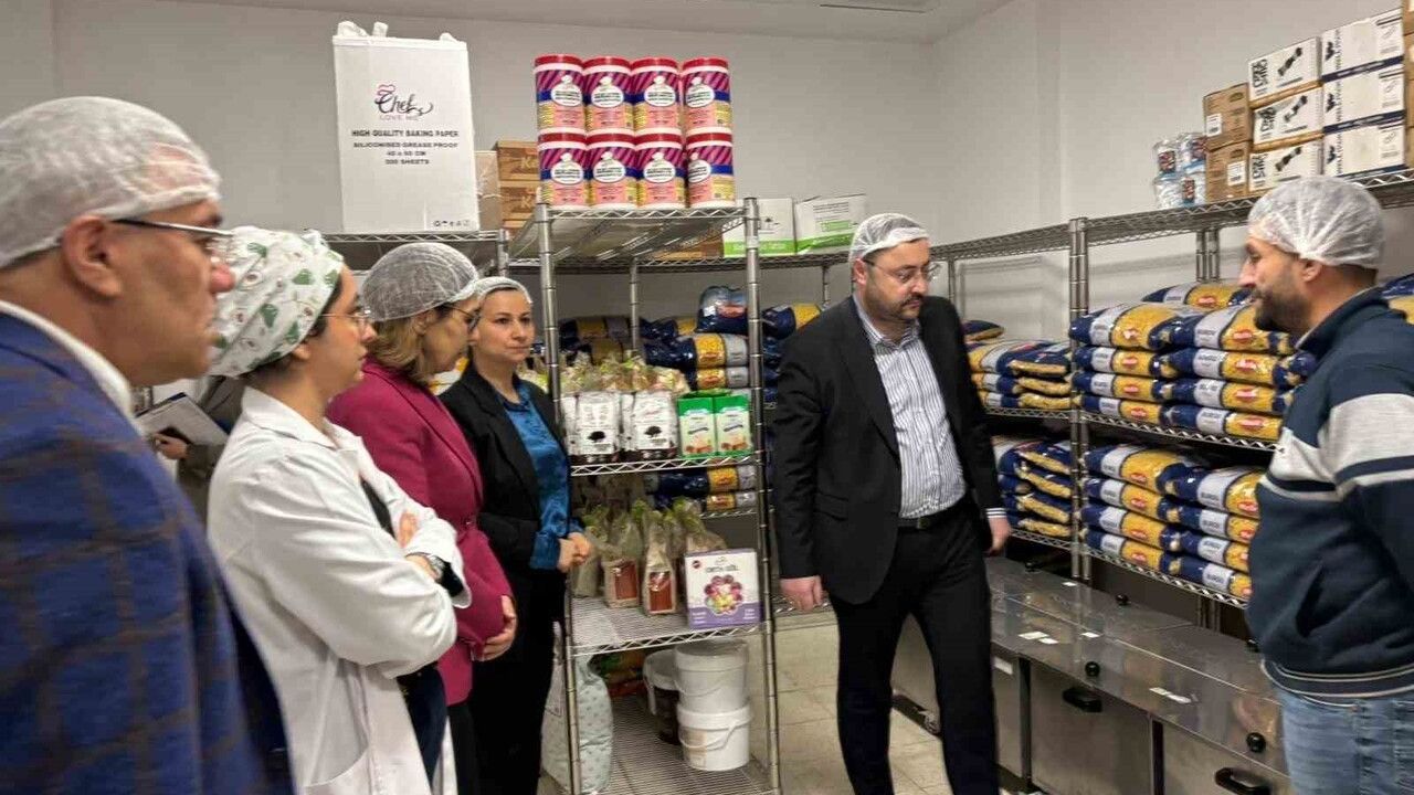 Bartın'da öğrenci yurtlarındaki kantin, mutfak ve lokantalar yerinde denetlendi