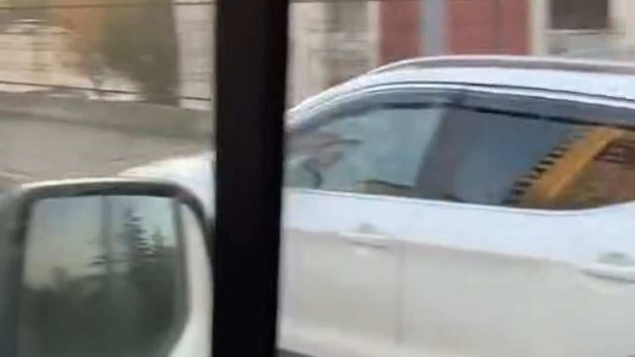 Başakşehir 19. Bölge’de bisiklet yoluna giren sürücüler vatandaşların tepkisini çekti