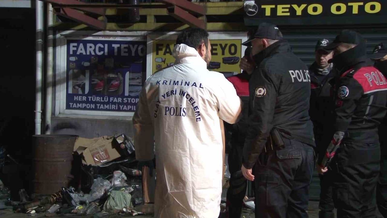 Başakşehir Atatürk Oto Sanayi Sitesi'nde yangın: 1 ölü, 1 yaralı