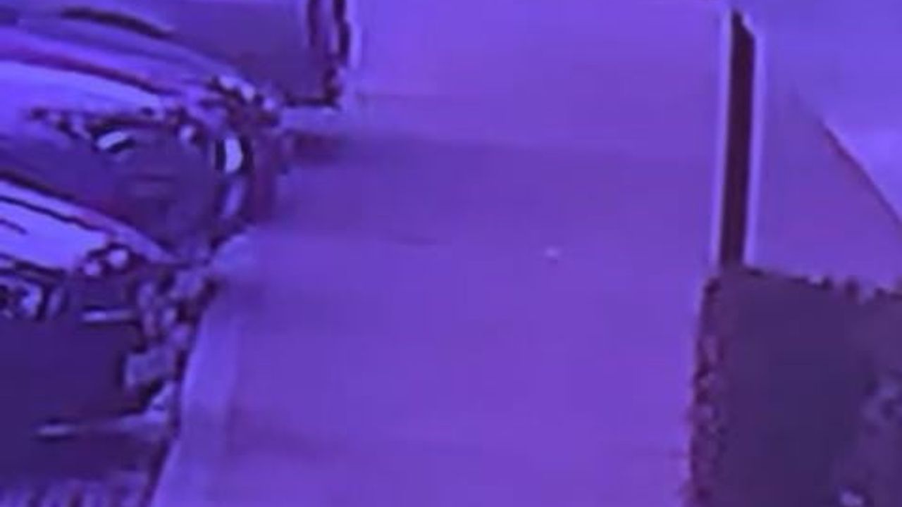 Başakşehir'de kaldırıma çıkan otomobil yayalara çarptı, birden fazla yaralı