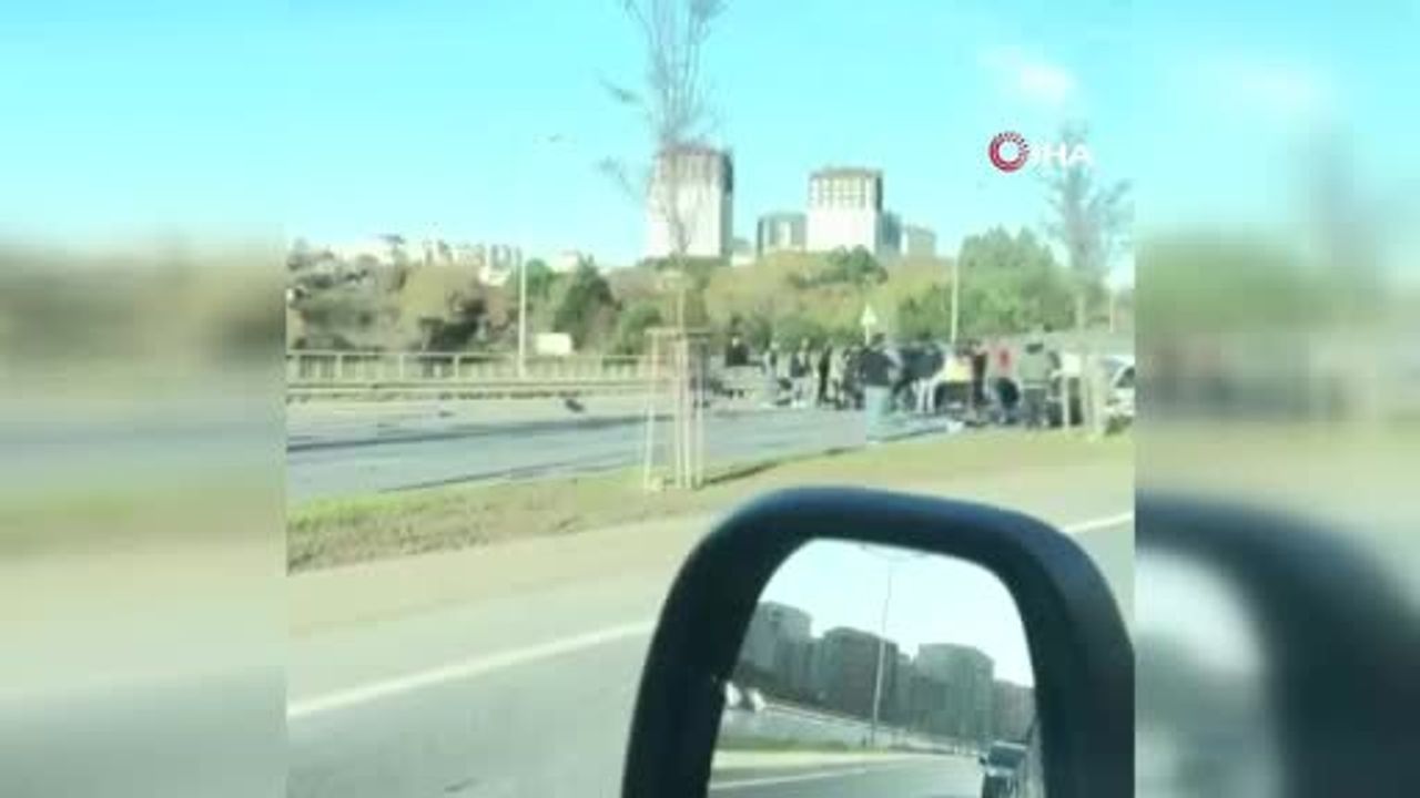 Başakşehir'de otomobilin karşı şeride geçmesi sonucu kaza: 1 ölü, 2 ağır yaralı