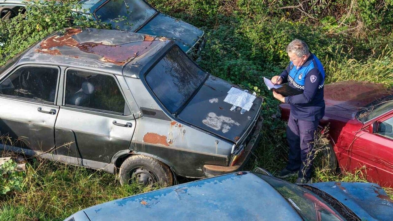 Başiskele'de hurda araçların kaldırılmasına yönelik çalışma başlatıldı