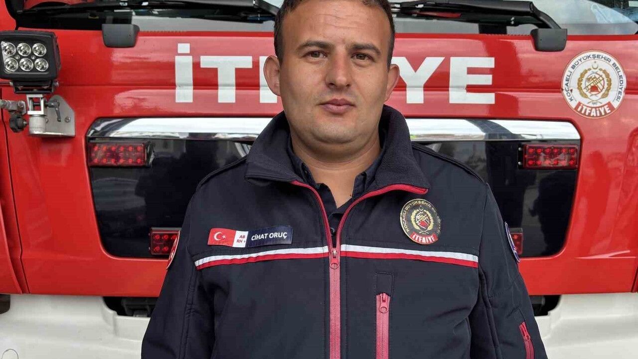 Başiskele'de itfaiye eri kendi oksijen maskesini vererek mahsur vatandaşı kurtardı