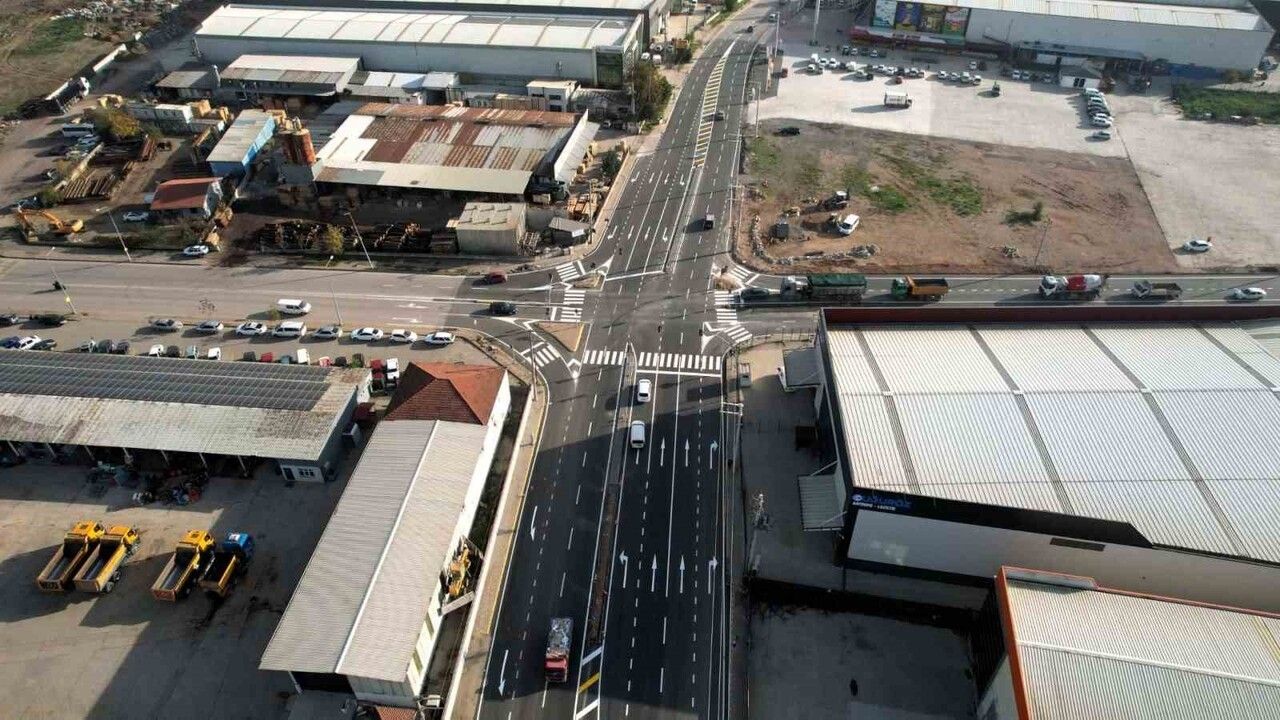 Başiskele Kullar'da Kavşak Düzenlemesiyle Trafik ve Yaya Güvenliği Artırıldı