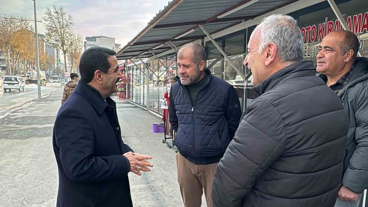 Başkan Bayram Taşkın İnönü Caddesi’nde Esnafla Buluştu, Yeniden İnşa Sürecünü Değerlendirdi