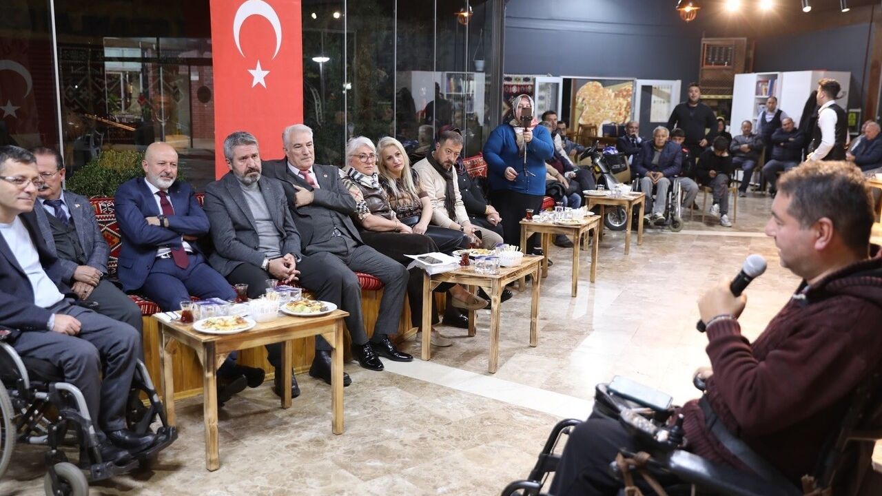 Başkan Çolakbayrakdar: 'Engelsiz bir yaşam için engellilerin her zaman yanındayız'